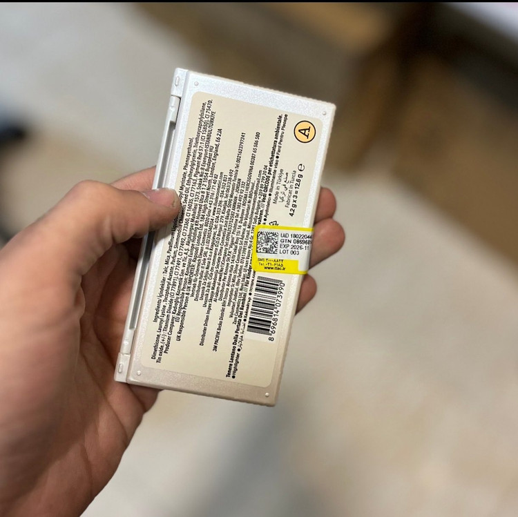 پالت هایلایتر سهتایی گابرینی اورجینال رنگهای براق و ترکیبپذیر برای درخشش طبیعی صورت