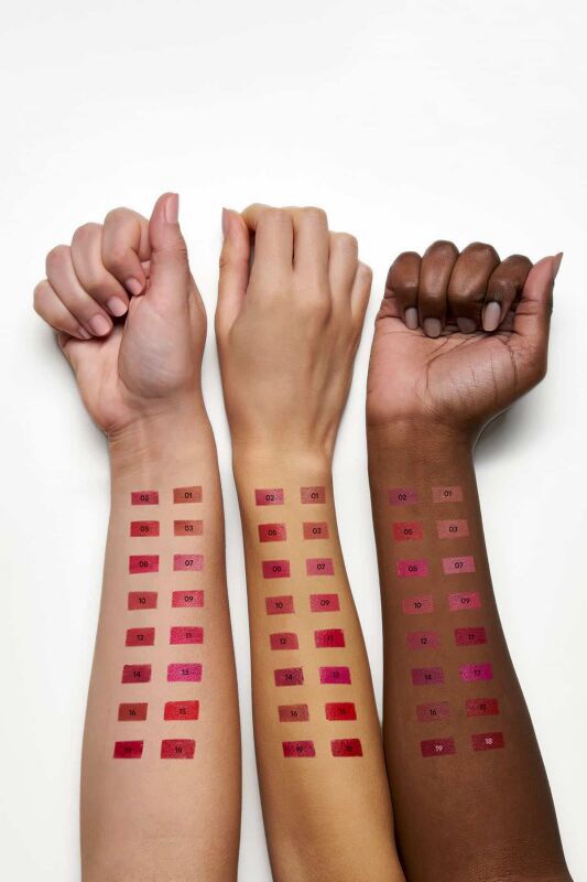 رژ لب مات مخملی ولوت گلدن رز مدل Velvet Matte رنگ قوی، ماندگاری بالا و متنوع