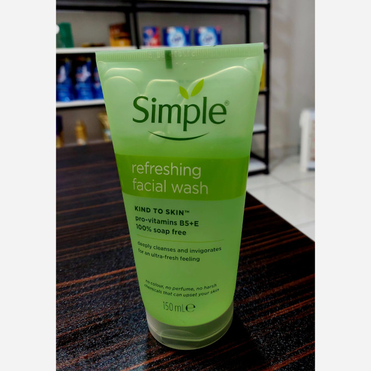 ژل شستشوی صورت سیمپل Simple Kind To skin